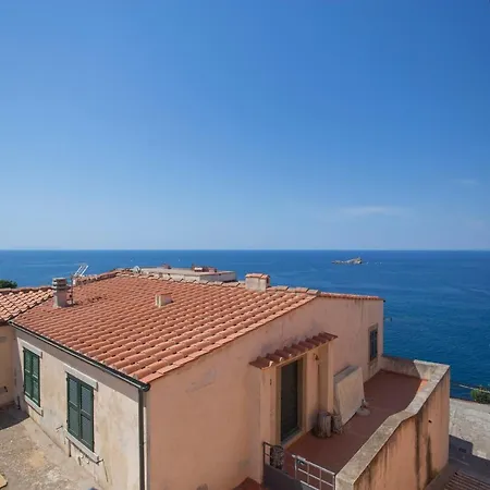 Dom wakacyjny Helloelba Il Faro Portoferraio